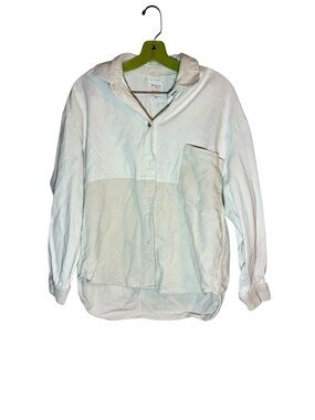 Cali 1850 light wash button up Women’s size M
